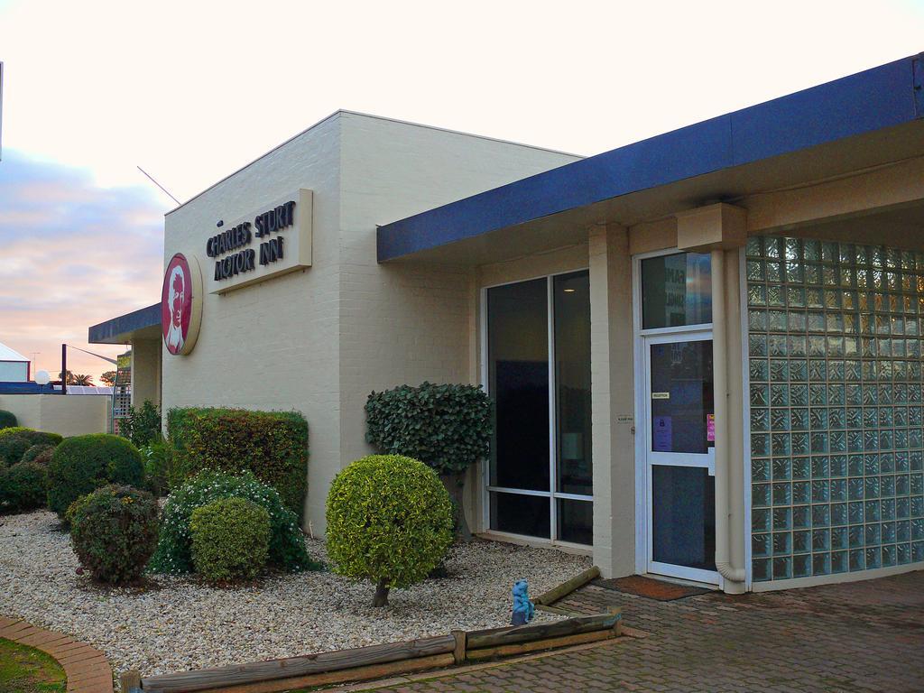 Charles Sturt Motor Inn Уест Уайлонг Екстериор снимка